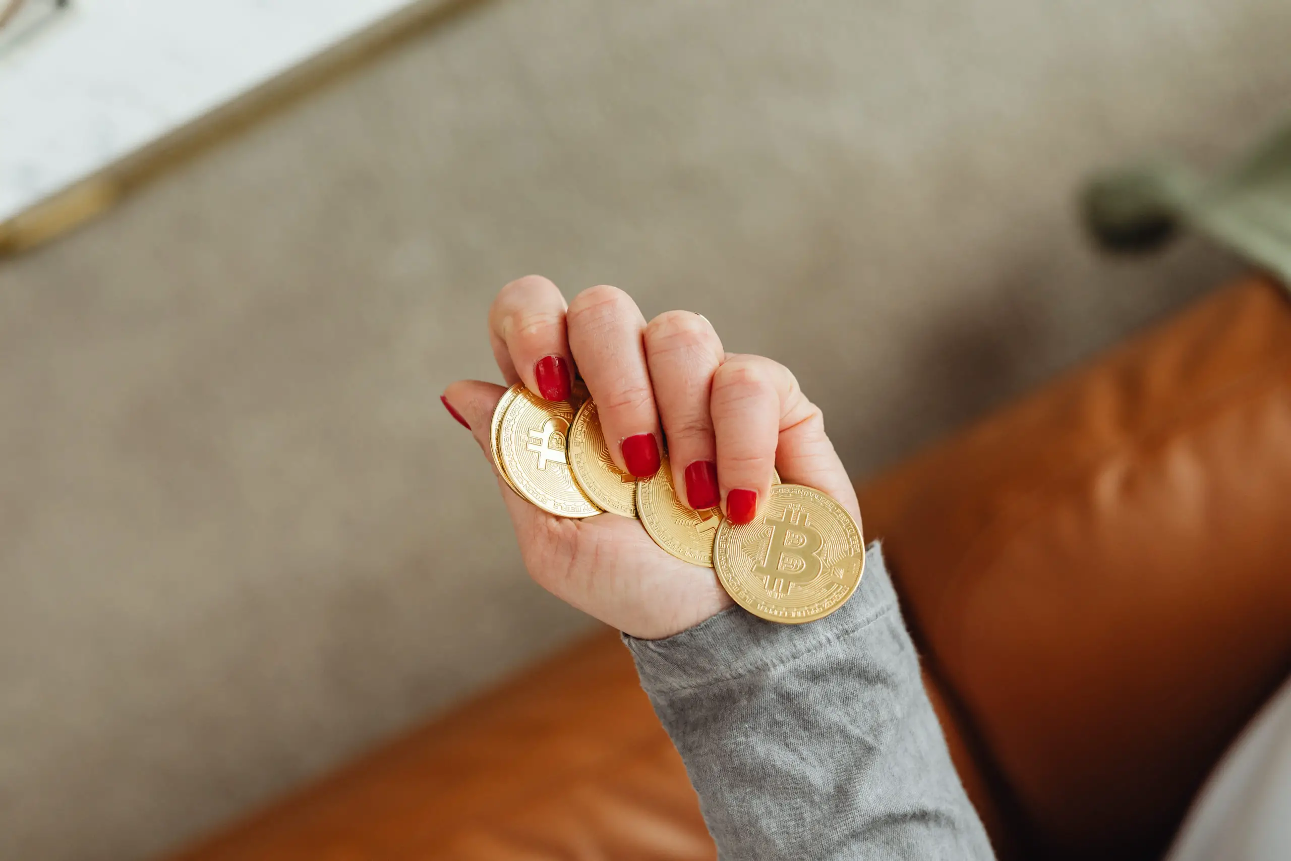 3 Must-Know Facts For Women Before Investing In Cryptocurrency